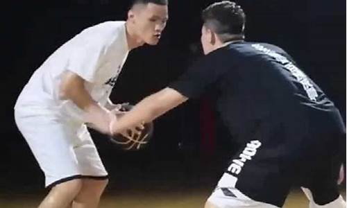 篮球突破怎么压肩-篮球突破教程