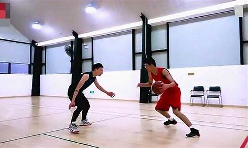篮球防守手上动作-篮球防守双手的位置