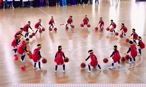 石狮市天天乐幼儿园中班篮球示范课-幼儿园中班篮球表演
