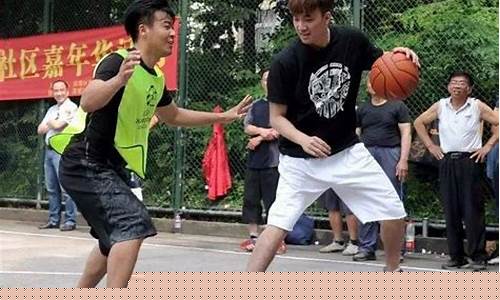 打篮球怎么打篮板-打篮球怎么打篮板视频教程
