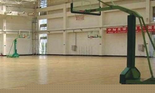 首都体育学院篮球氛围-首都体育大学篮球馆