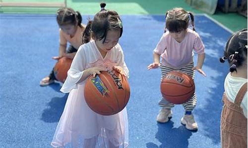 小学生拍篮球的基本动作-小学生打篮球拍球教学